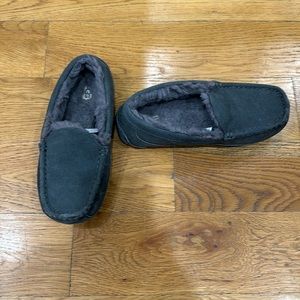 UGG Ascot Kids Slippers Size 3